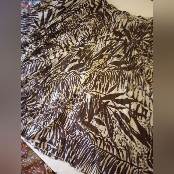 Coldwater creek silk blend leaf print maxi skirt with elastic waist - Picture 4 of 10